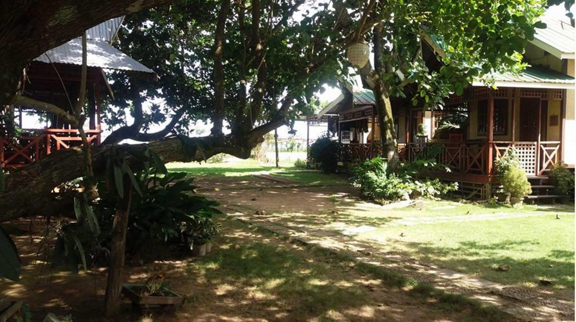 Pems Pension And Restaurant Taytay  Exterior photo
