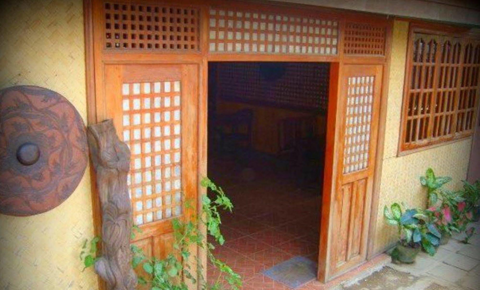Pems Pension And Restaurant Taytay  Exterior photo